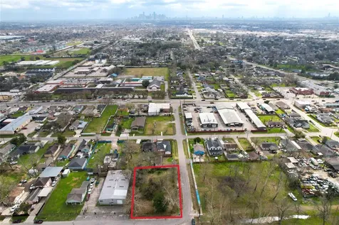 202 Burbank Street Houston TX 77076