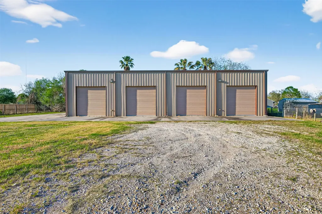 5901 Cr-675 B Rosharon TX 77583