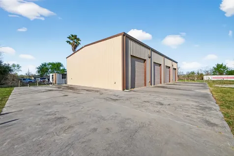 5901 Cr-675 B Rosharon TX 77583