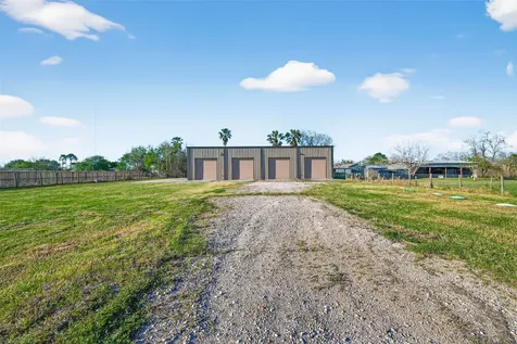 5901 Cr-675 B Rosharon TX 77583