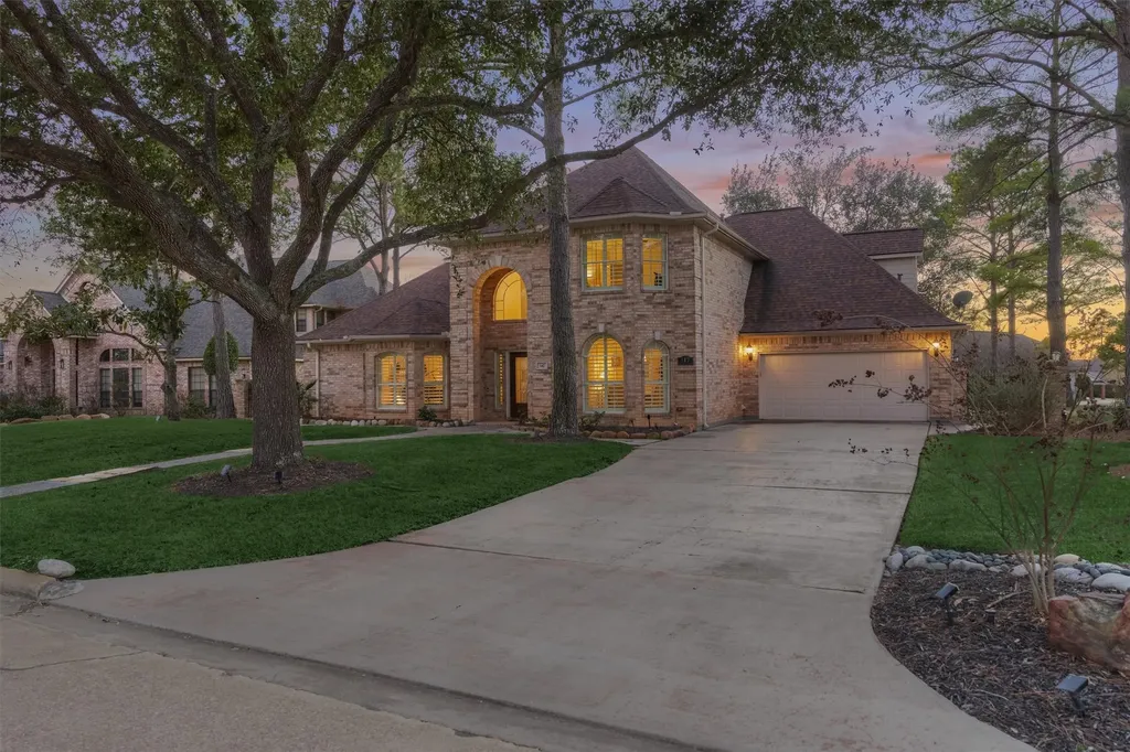 147 Sunnyvale W Montgomery TX 77356
