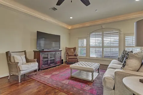147 Sunnyvale W Montgomery TX 77356
