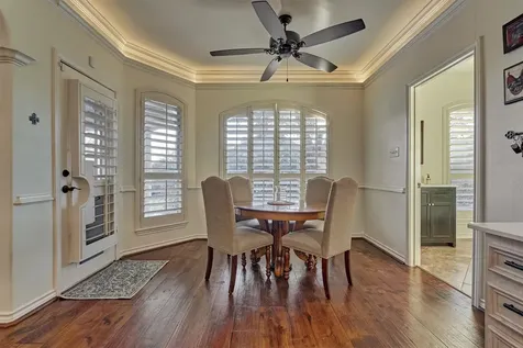 147 Sunnyvale W Montgomery TX 77356