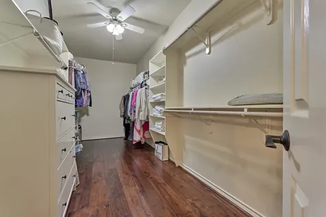 147 Sunnyvale W Montgomery TX 77356
