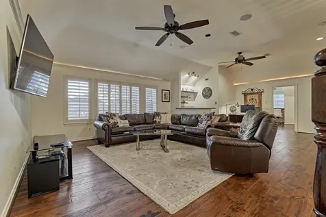 147 Sunnyvale W Montgomery TX 77356