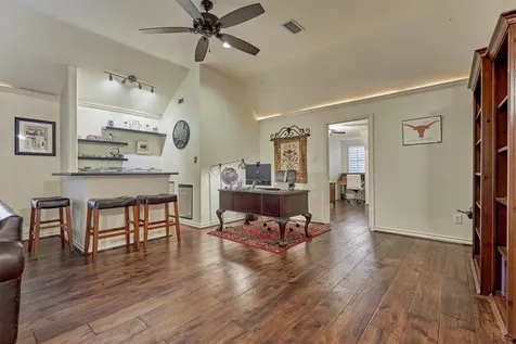 147 Sunnyvale W Montgomery TX 77356