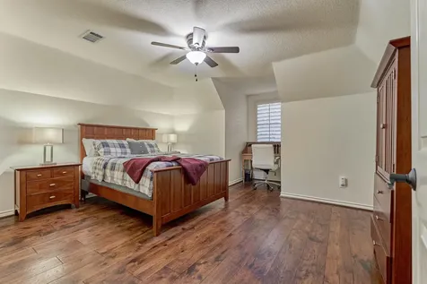 147 Sunnyvale W Montgomery TX 77356