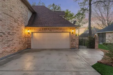 147 Sunnyvale W Montgomery TX 77356