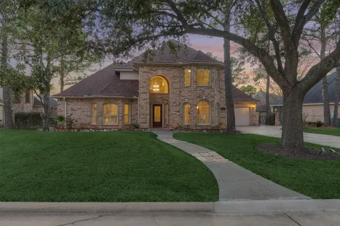 147 Sunnyvale W Montgomery TX 77356