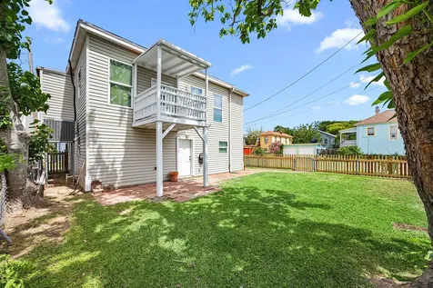 1913 30th Street Galveston TX 77550