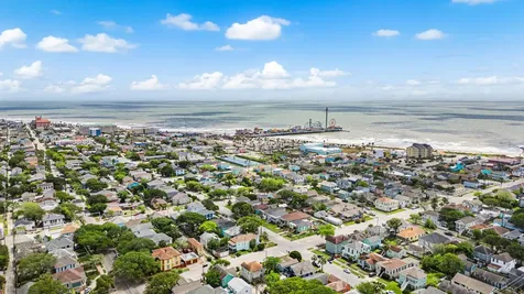 1913 30th Street Galveston TX 77550