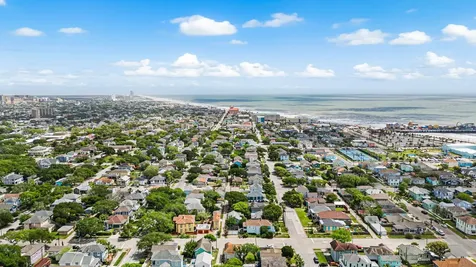 1913 30th Street Galveston TX 77550