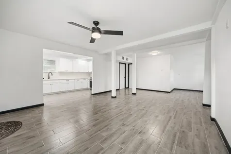 1913 30th Street Galveston TX 77550