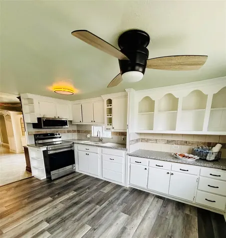 401 N 11th Street West Columbia TX 77486