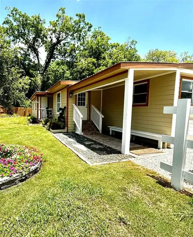 401 N 11th Street West Columbia TX 77486