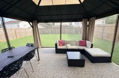 4215 Oakview Creek Lane Houston TX 77048