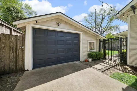 824 W Melwood Street Houston TX 77009