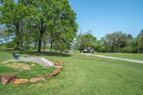 902 Vz County Road 3710 Edgewood TX 75117