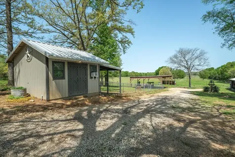 902 Vz County Road 3710 Edgewood TX 75117