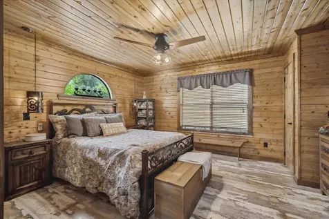 902 Vz County Road 3710 Edgewood TX 75117