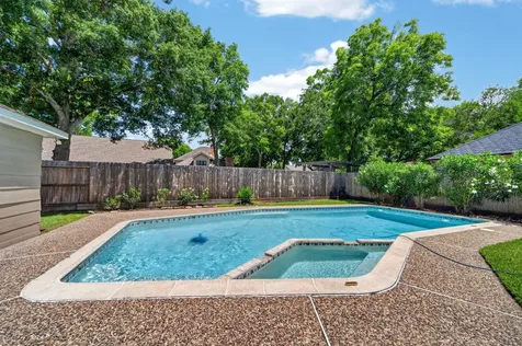 1602 S Hearthside Drive Richmond TX 77406