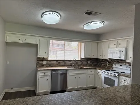 3302 Tompkins Drive Baytown TX 77521