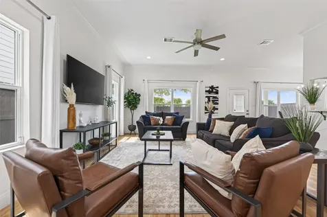 2207 Silverbonnet Street Houston TX 77055