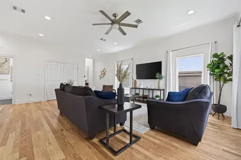 2207 Silverbonnet Street Houston TX 77055