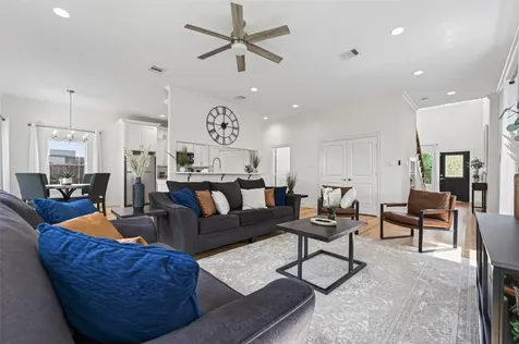 2207 Silverbonnet Street Houston TX 77055