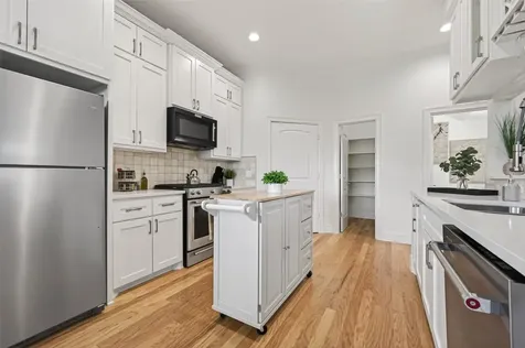 2207 Silverbonnet Street Houston TX 77055