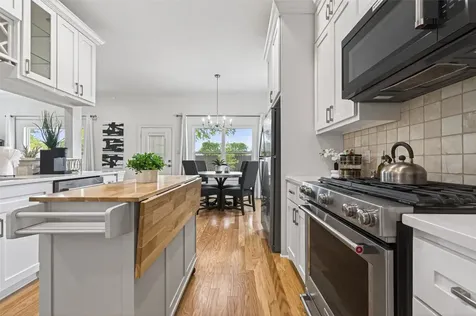 2207 Silverbonnet Street Houston TX 77055