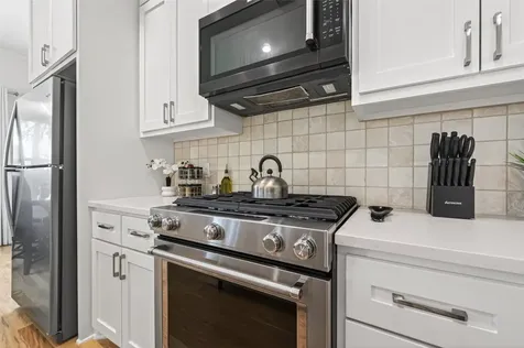 2207 Silverbonnet Street Houston TX 77055