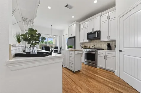 2207 Silverbonnet Street Houston TX 77055