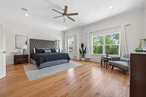 2207 Silverbonnet Street Houston TX 77055