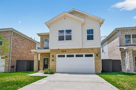 2207 Silverbonnet Street Houston TX 77055