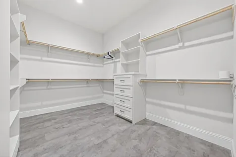 2207 Silverbonnet Street Houston TX 77055