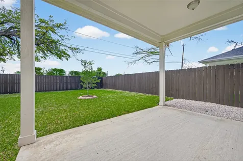 2207 Silverbonnet Street Houston TX 77055