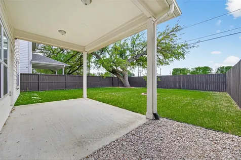 2207 Silverbonnet Street Houston TX 77055