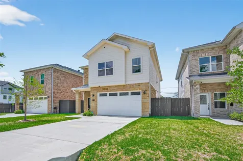 2207 Silverbonnet Street Houston TX 77055