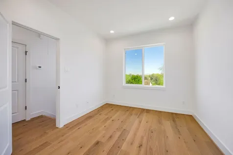 2810 Mills Street Houston TX 77026