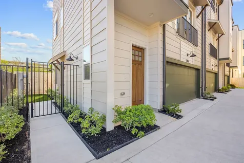 2810 Mills Street Houston TX 77026