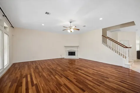 911 Vaulted Oak Street Houston TX 77008