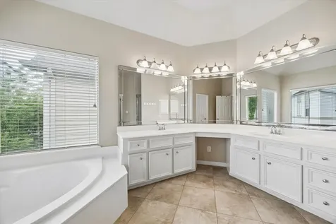 911 Vaulted Oak Street Houston TX 77008