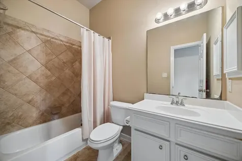 911 Vaulted Oak Street Houston TX 77008