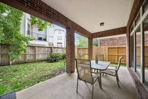 911 Vaulted Oak Street Houston TX 77008