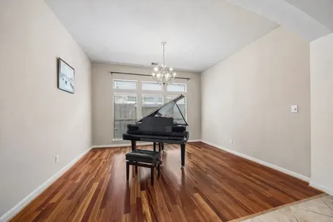 911 Vaulted Oak Street Houston TX 77008