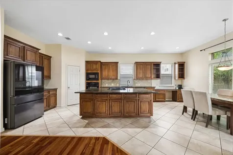 911 Vaulted Oak Street Houston TX 77008