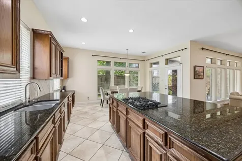 911 Vaulted Oak Street Houston TX 77008
