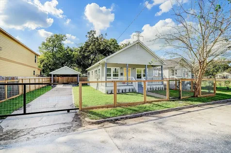 3515 Delhi Street Houston TX 77022