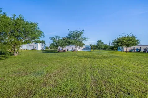 2592 County Road 152 Bedias TX 77831
